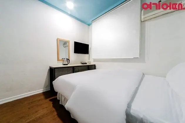 Economy Tek Büyük Yataklı Oda