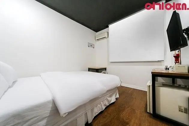 Economy Tek Büyük Yataklı Oda