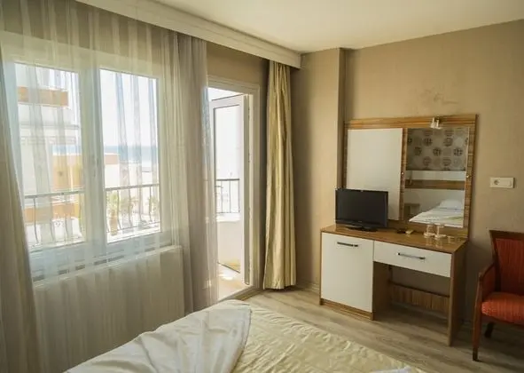 Standart Oda, Kara veya Kısmi Deniz Manzaralı