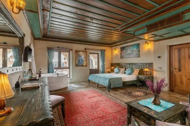 Stone Suite, Vadi Manzaralı, Jakuzili