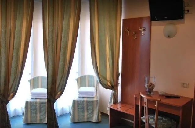 Tek Büyük Yataklı Oda, Balkon