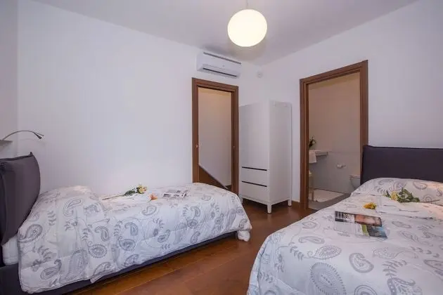Apart Daire, 5 Yatak Odası