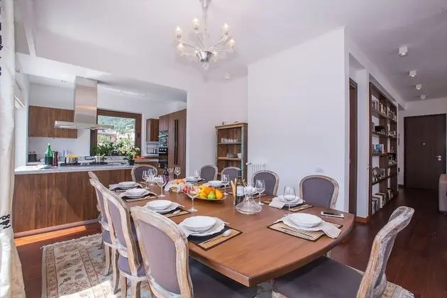 Apart Daire, 5 Yatak Odası