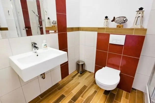 Tek Büyük veya İki Ayrı Yataklı Oda, Göl Manzaralı