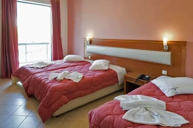 Üç Kişilik Oda