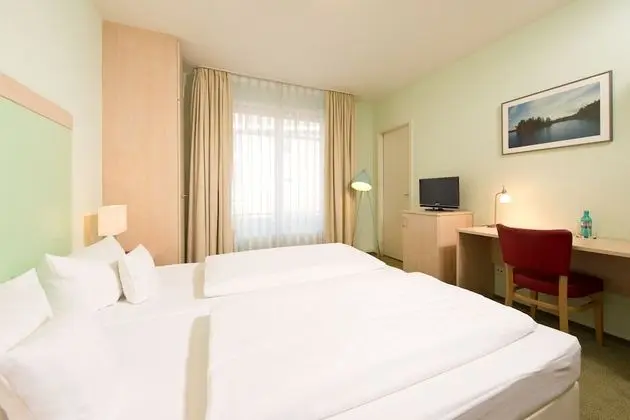 Business Tek Büyük Yataklı Oda