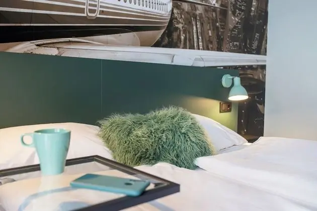Business Tek Büyük Yataklı Oda