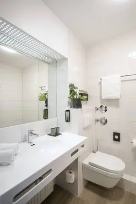 Business Tek Büyük Yataklı Oda