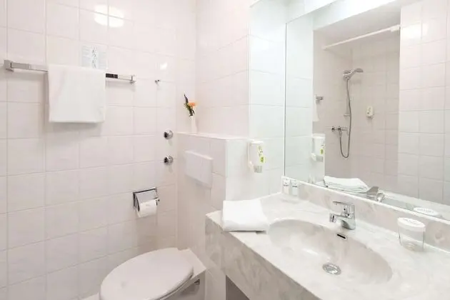 Business Tek Büyük Yataklı Oda