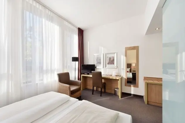 Business Tek Büyük Yataklı Oda