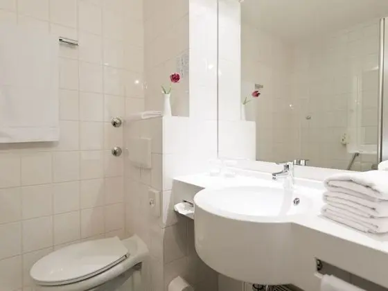Business Tek Büyük Yataklı Oda