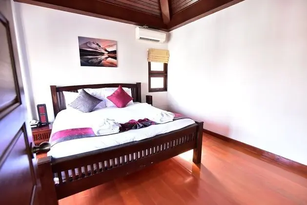 2 Bedrooms Villa