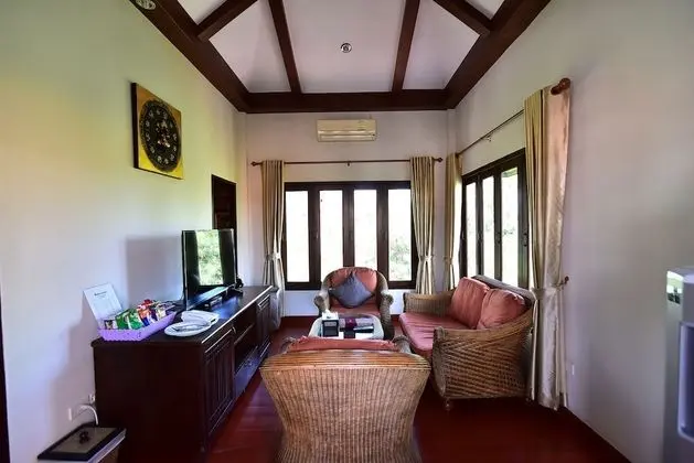 2 Bedrooms Villa