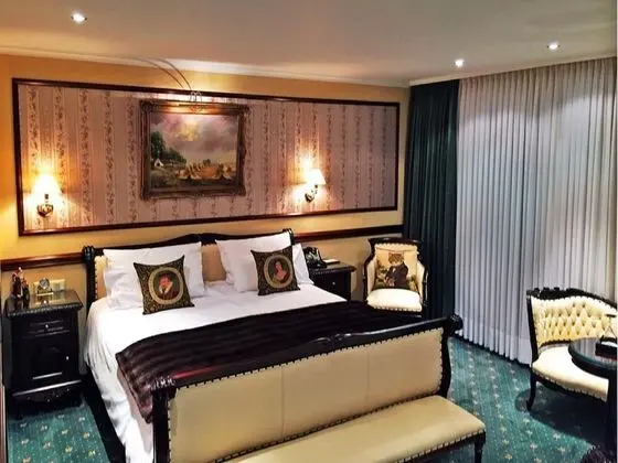 Achenbach Suite