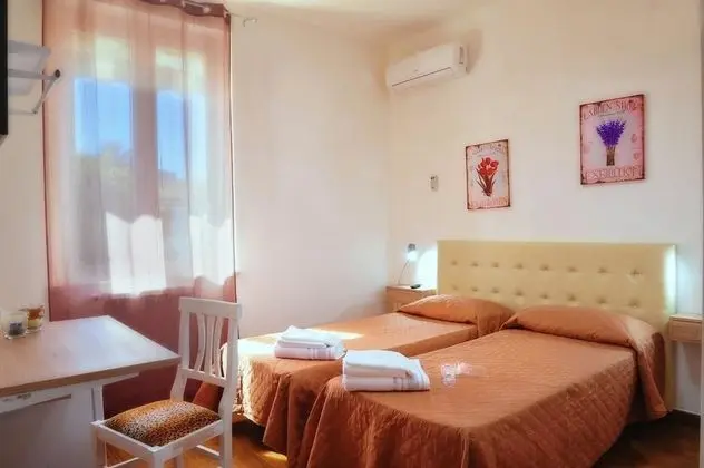 Comfort Tek Büyük veya İki Ayrı Yataklı Oda