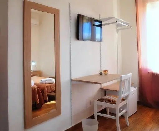 Comfort Tek Büyük veya İki Ayrı Yataklı Oda