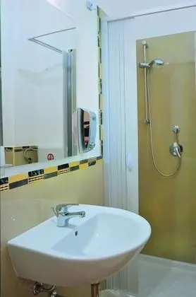 Comfort Tek Büyük veya İki Ayrı Yataklı Oda