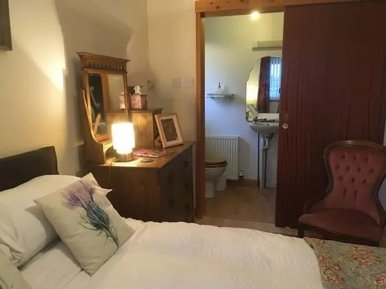 Ev, Özel Banyo (House with Rooms)