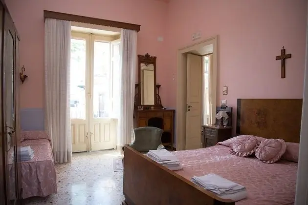 Comfort Tek Büyük veya İki Ayrı Yataklı Oda