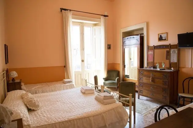 Comfort Tek Büyük veya İki Ayrı Yataklı Oda