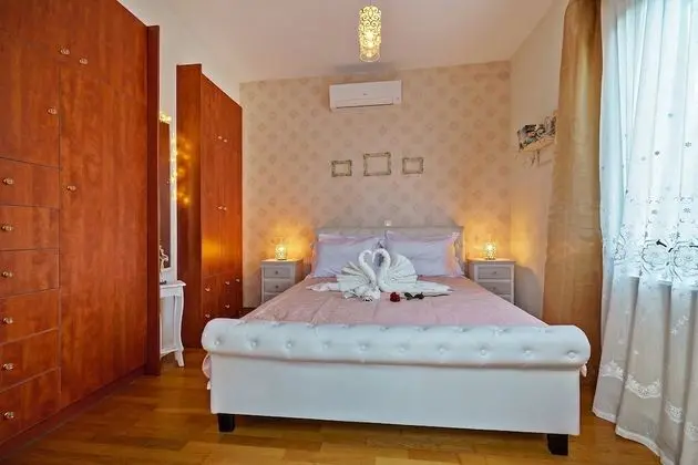 Family Villa, 3 Yatak Odası, Kişiye Özel Havuzlu