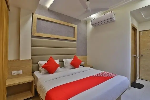 Deluxe Tek Büyük Yataklı Oda, 1 Çift Kişilik Yatak, Şehir Manzaralı