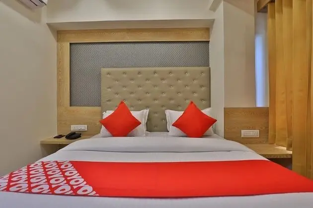 Deluxe Tek Büyük Yataklı Oda, 1 Çift Kişilik Yatak, Şehir Manzaralı