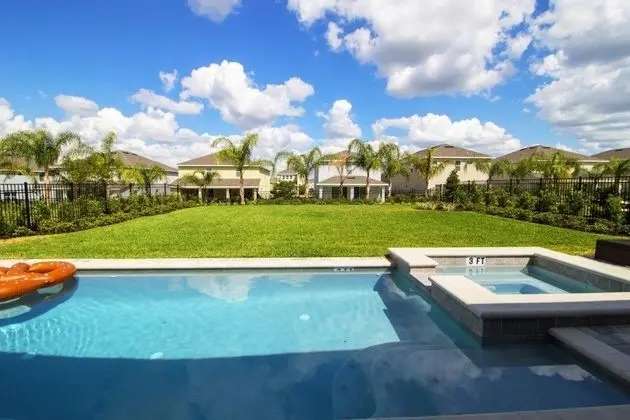 Family Villa, Bahçeli