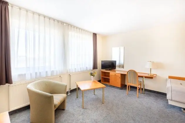 Tek Büyük Yataklı Oda, Küçük Mutfak