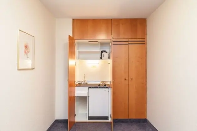 Tek Büyük Yataklı Oda, Küçük Mutfak