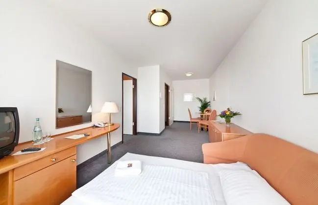 Üç Kişilik Oda, Küçük Mutfak