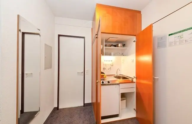 Üç Kişilik Oda, Küçük Mutfak