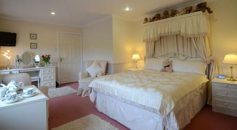 Luxury Guest Room