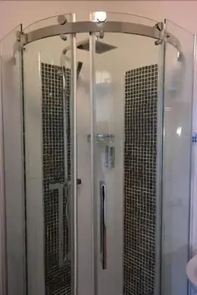 Basic Tek Büyük Yataklı Oda