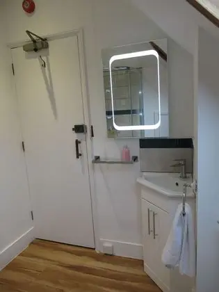 Basic İki Ayrı Yataklı Oda, 2 Tek Kişilik Yatak, Sigara İçilmez, Özel Banyo (A6)
