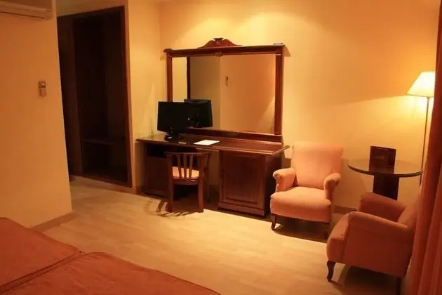 Büyük Yataklı Tek Kişilik Oda