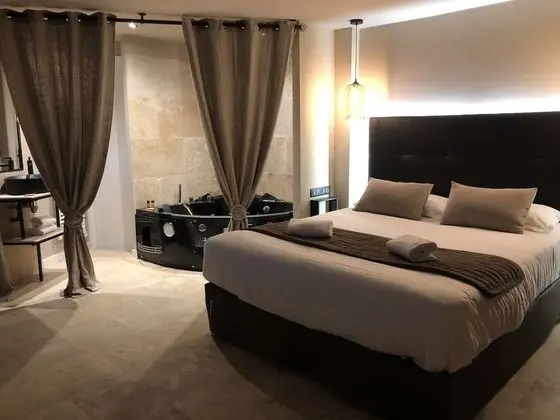 Deluxe Tek Büyük Yataklı Oda, Sıcak Su Küveti