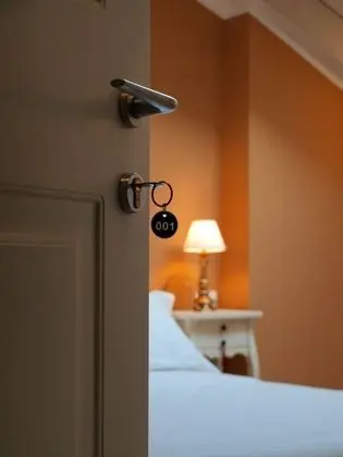 City Tek Büyük Yataklı Oda