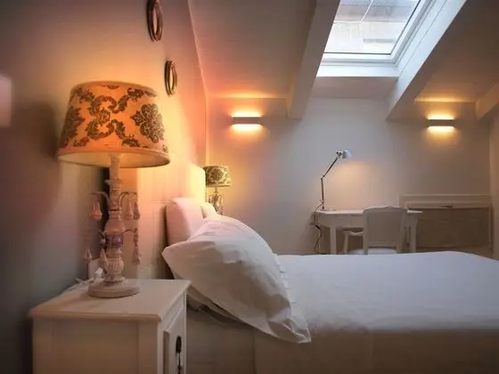 City Tek Büyük Yataklı Oda