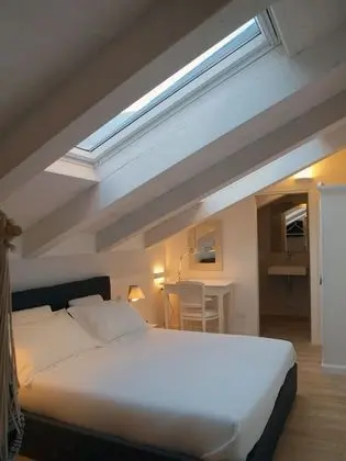 City Tek Büyük Yataklı Oda