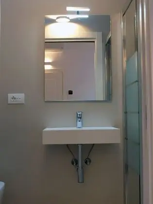 City Tek Büyük Yataklı Oda