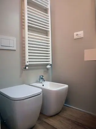 City Tek Büyük Yataklı Oda