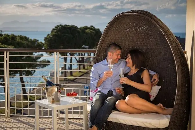 Superior Tek Büyük Yataklı Oda, Teras, Göl Manzaralı
