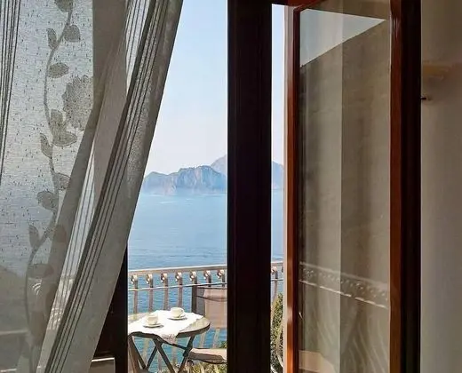Tek Büyük Yataklı Oda, Balkon, Deniz Manzaralı