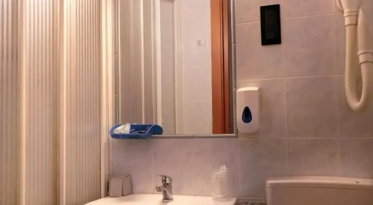 Dört Kişilik Oda, Özel Banyo