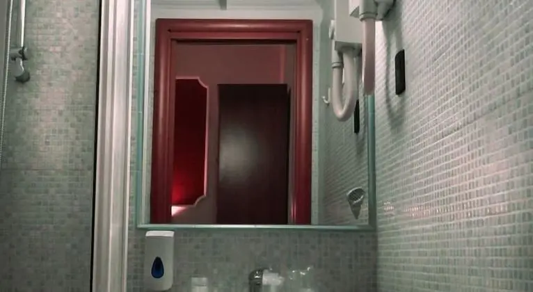 Dört Kişilik Oda, Özel Banyo