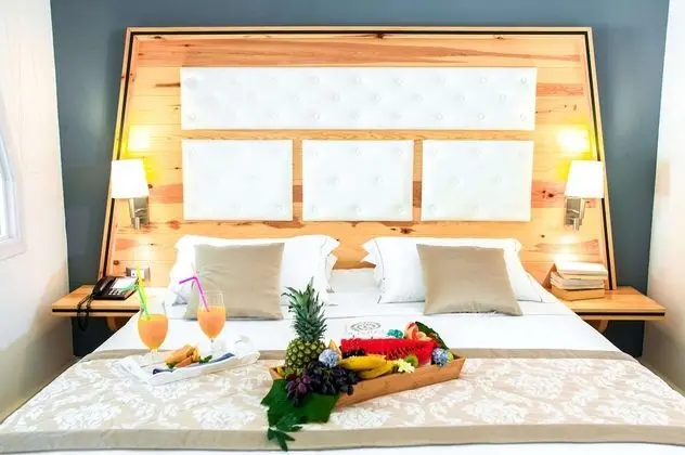 Süit, Havuz Manzaralı (Armonia)