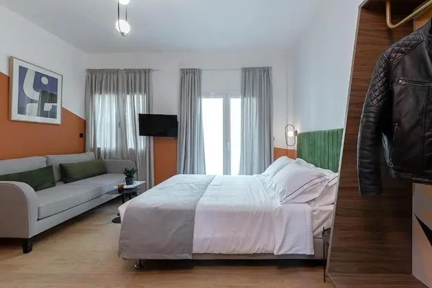 King Studio with Sofa Bed