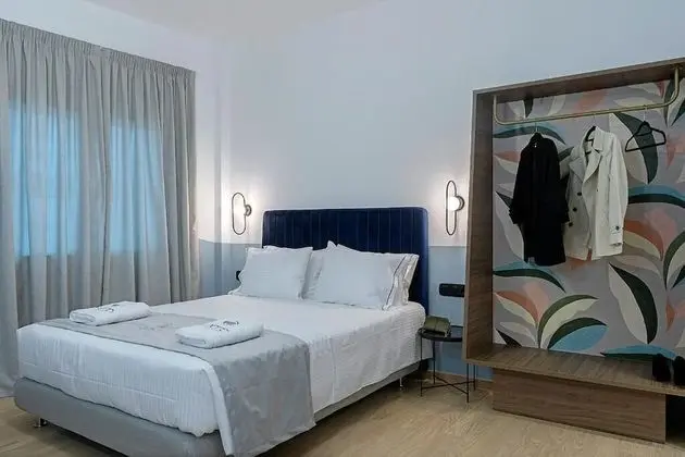 King Studio with Sofa Bed