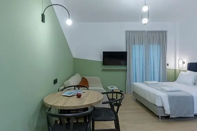 King Studio with Sofa Bed